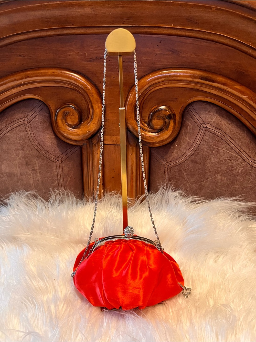 NWOT Kissluck Elegant Red Satin Evening Clutch with Chain Strap - Picture 5 of 10